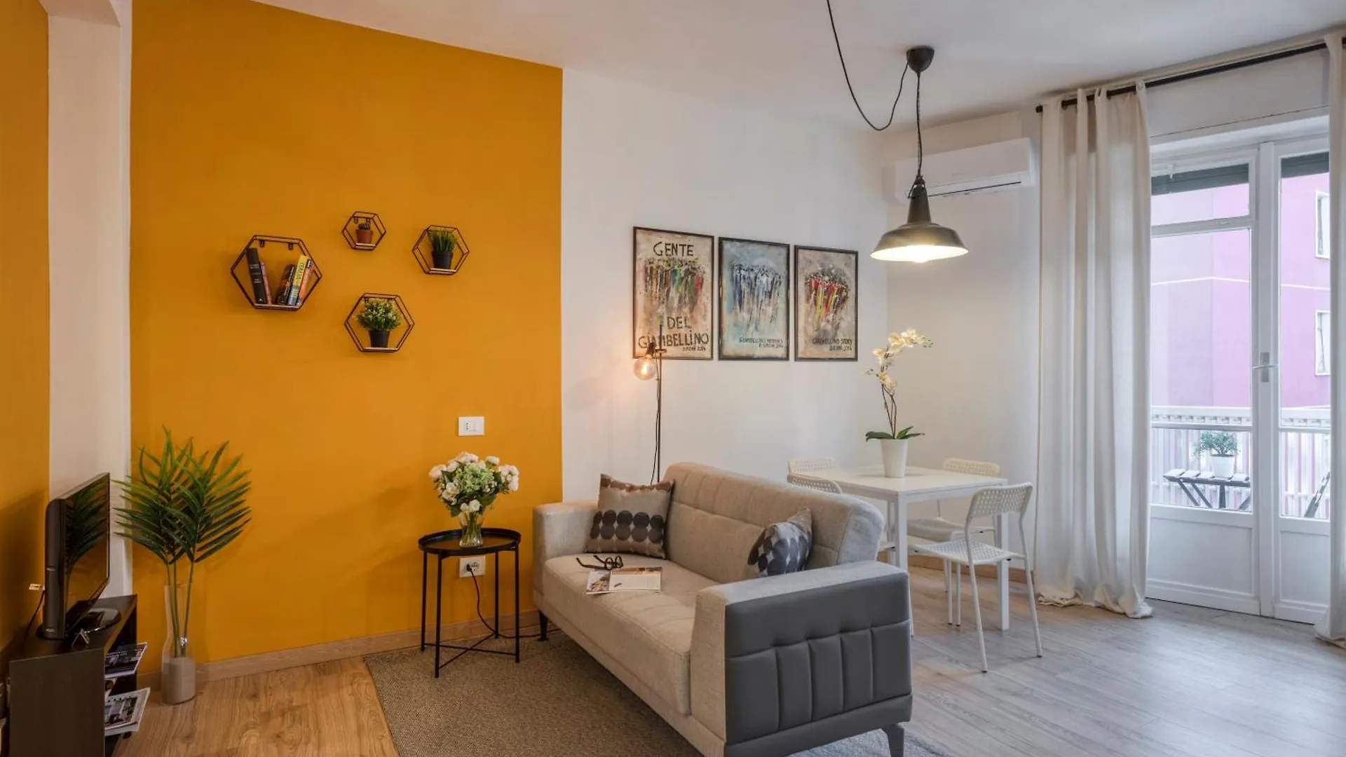 דירות מילאנו Casa Carla 0*,  איטליה